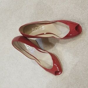 Michael KORS red shoe